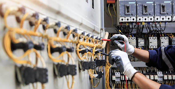 Professional Electrician technician working in Ely, IA
